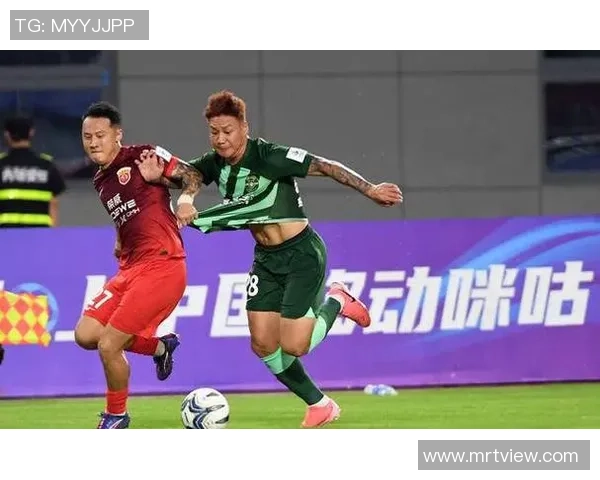 上海羽毛球队在城市联赛中以72分稳居积分榜首位，展现强劲实力